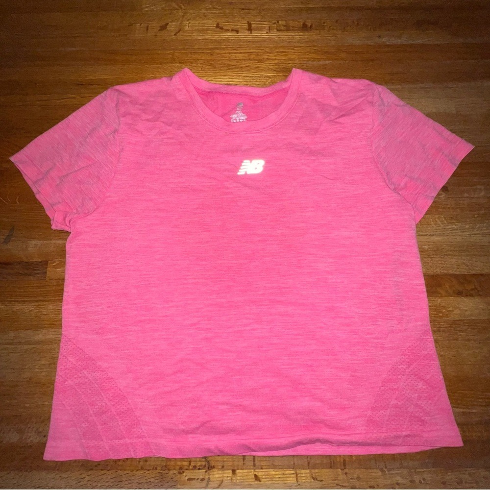 New Balance Women Medium Heathered Pink Cropped Stretch Athletic Workout T-Shirt